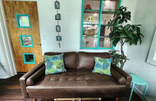 Gainesville Cottage | Cozy retreat near UF, downtown, Shands, and the Gainesville Airport