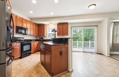 Fishers Hill House | Cozy retreat on Mountain Fall Parks for family and friends