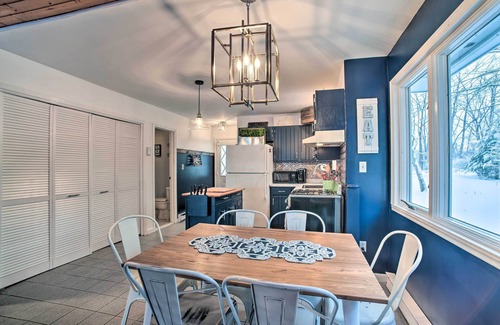 Athens House | Cozy Retreat w/Hot Tub, on Sleepy Hollow Lake!