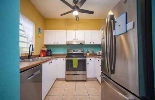 Estate Saint John Condo | Cozy Retreat with Dreamy Breeze and a Pool