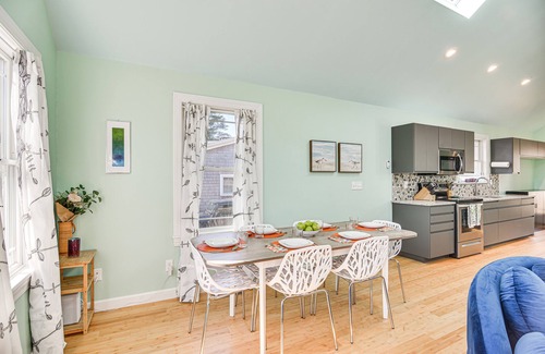 North Kingstown Cottage | Cozy Rhode Island Retreat w/Yard, Near Beaches!