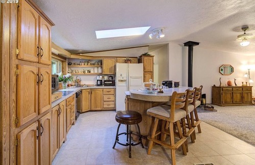 Washougal House | Cozy River Cottage on Dougan Falls