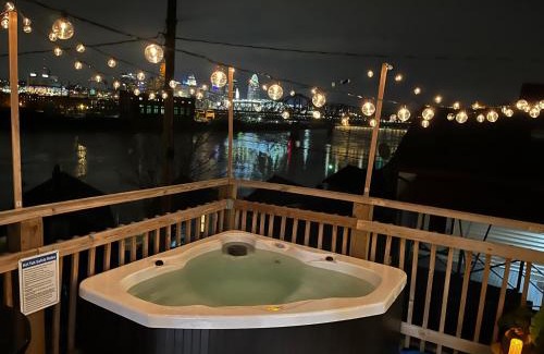 Covington House | Cozy Riverfront Bungalow with Stunning Views