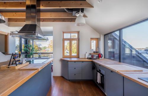 Kipsala Apartment | Cozy riverside penthouse