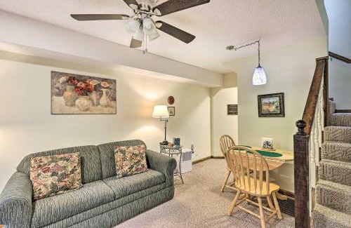 Roan Mountain House | Cozy Roan Mountain Cabin with Private Balcony!
