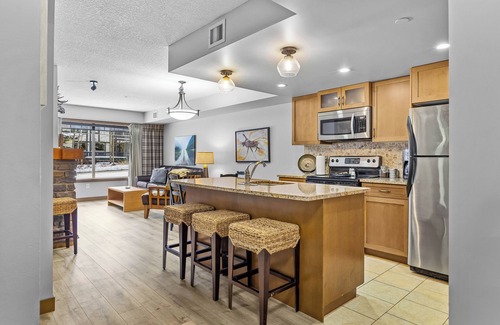 Copperstone Resort Condo | Cozy Rocky Mountain Getaway with Hot Tub! Pet Friendly & Newly Updated!
