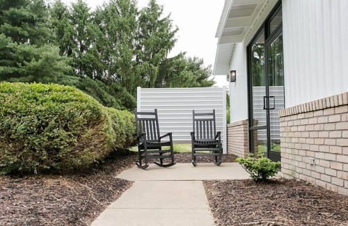 Millersburg Apartment | Cozy Romantic Suite for 2 in Ohio's Amish Country