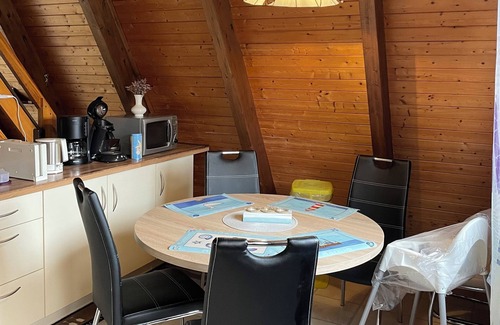 Fedderwardersiel House | Cozy roof-only house with flair in the Fedderwardersiel vacation park. Dog-free.