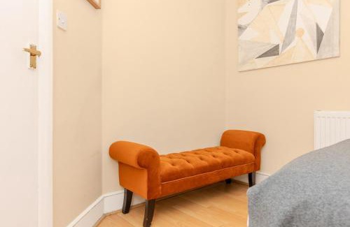 Lambeth House | Cozy room in a gorgeous Victorian house