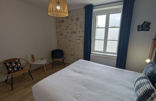 Briare Bed & Breakfast | Cozy room in Briare, city center, ideal for cyclists