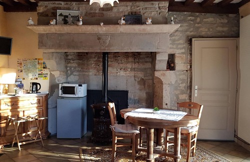 Choye Bed & Breakfast | Cozy room in historic house with park and horse facility