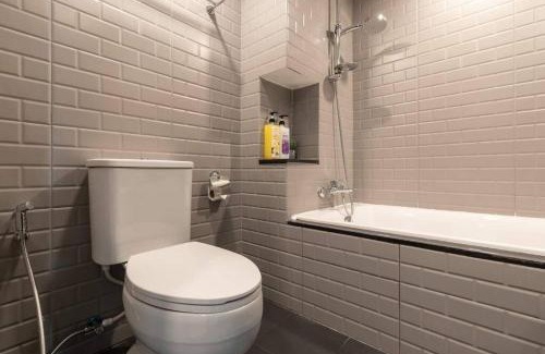 Nimman Apartment | Cozy room in Nimman/balcony/bathtub/washer/kitchen