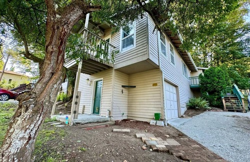 Delridge House | Cozy Room in West Seattle