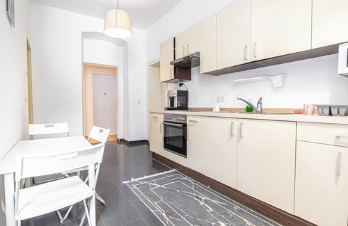 Brigittenau Apartment | Cozy Room Near U6 Dresdner Subway Line