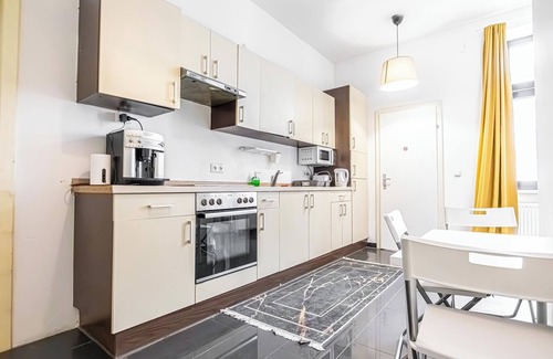 Brigittenau Apartment | Cozy Room Near U6 Dresdner Subway Line