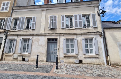 Chateauroux Bed & Breakfast | Cozy Room "Toscane" with Private Bath, 1st Floor, Breakfast Included, Central Châteauroux