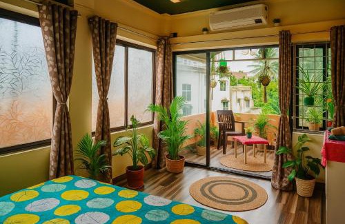 Behala House | cozy room with balcony