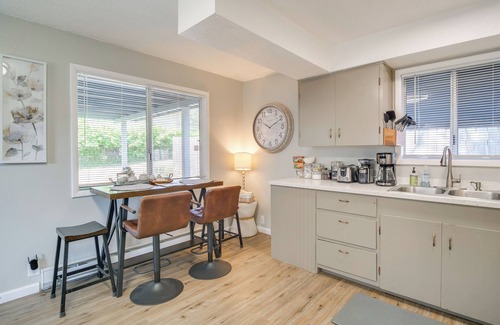 Roseburg House | Cozy Roseburg Home w/Fire Pit + Gas Grill!