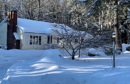 Intervale House | Cozy & rustic cottage, close to North Conway and StoryLand!