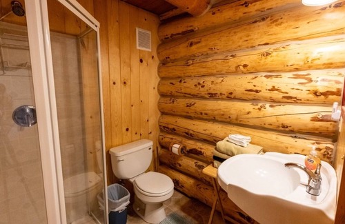 Sterling Cabin | Cozy Rustic Duplex Cabin - Ketchikan Side