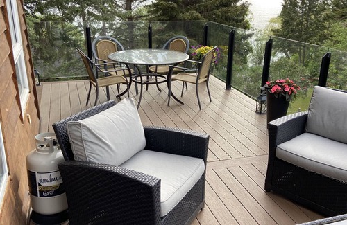 East Kootenay Cabin | Cozy Rustic Lakefront Family Cabin on Lake Windermere
