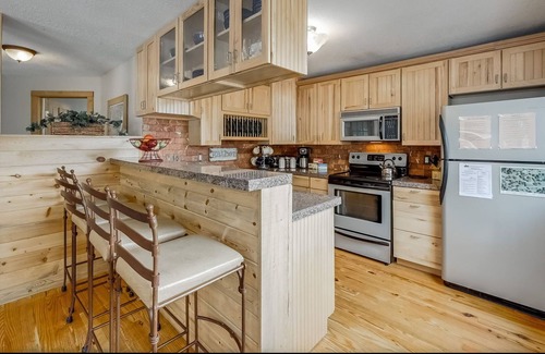 Estes Park Other | Cozy Rustic Ranch Estate, with game room!