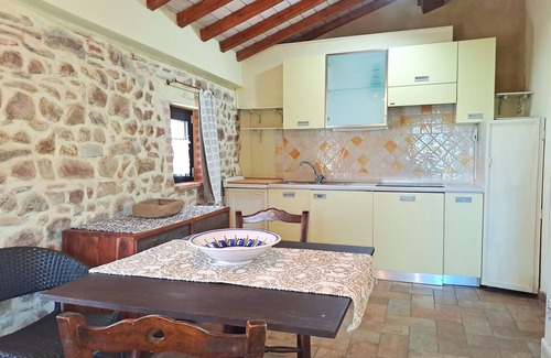 Massarosa House | Cozy Rustico with garden, sea-lake view, air cond. WIFI, washer, near PISA LUCCA
