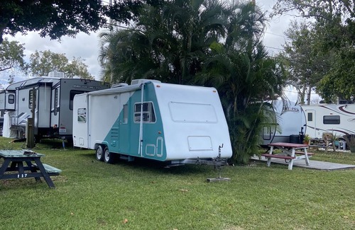 Davie House | Cozy Rv full renovated In private park