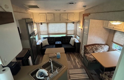 Soldotna House | Cozy RV in enchanting Soldotna with AC, WiFi