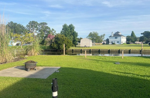 Colington House | Cozy RV with WiFi and AC in Welcoming Grandy