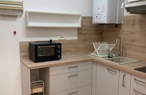 Amelie-les-Bains-Palalda Apartment | Cozy Studio F1 with Terrace, Parking, and WiFi - Sleeps 2, South Facing, Near Town and Spa