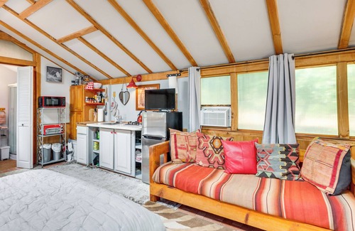 Nambe Pueblo Apartment | Cozy Santa Fe Getaway - Near Creek & Casinos