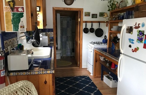 Malletts Bay Cottage | Cozy seasonal lakefront cottage with gorgeous views!