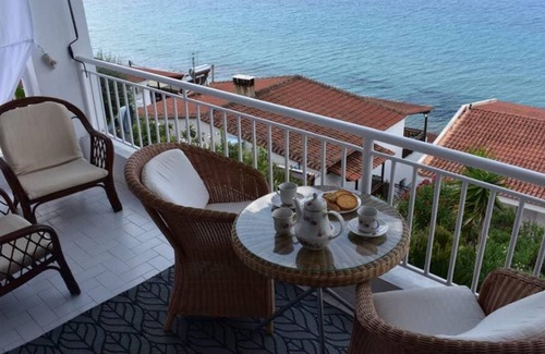 Siviri Apartment | Cozy Seaview Apartment