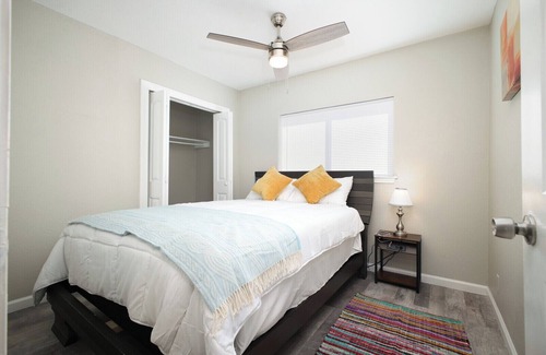 Heritage House | Cozy SeaWorld Lackland Fiesta