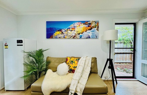Wantirna South House | Cozy Self-contained Flat 5mins Walk to Shopping center