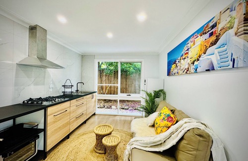 Wantirna South House | Cozy Self-contained Flat 5mins Walk to Shopping center