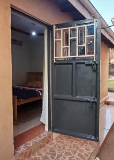 Kampala Apartment | Cozy Self-contained Room - Najja