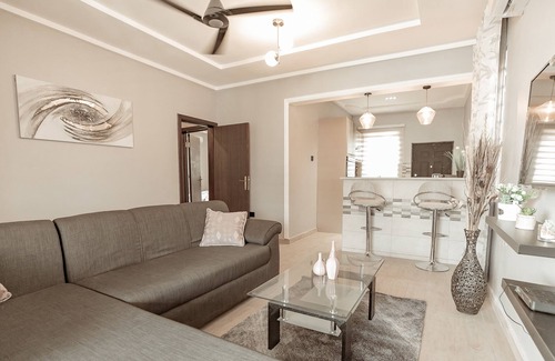 Teshie Apartment | Cozy Serviced 2BR Apartment near KFC Spintex, Modern Interior