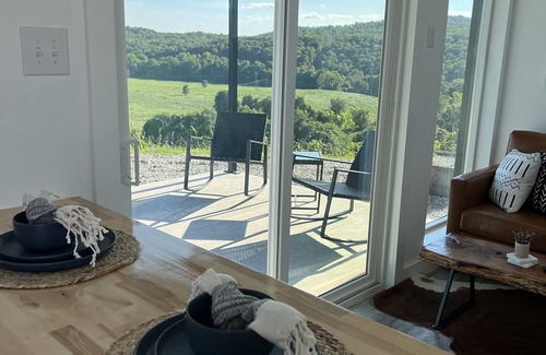 Eureka Springs House | Cozy Shipping Container Home with River View near Eureka Springs