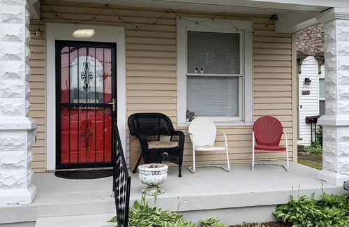 Germantown House | Cozy Shotgun house in Schnitzelburg! Close to Downtown hospitals
