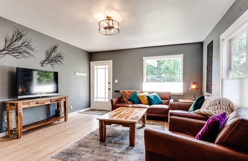 West Eugene House | Cozy Single Level Home in the Heart of Downtown