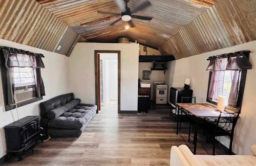 Stillwater Cottage | Cozy single room cottage with private bathroom and kitchenette. Perfect Getaway