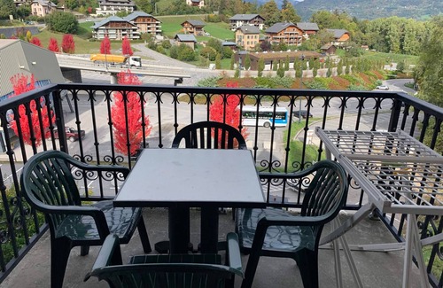 Saint-Gervais-les-Bains Apartment | Cozy Ski-In/Ski-Out Apartment with Pool, Sleeps 4, Near Saint-Gervais Gondola