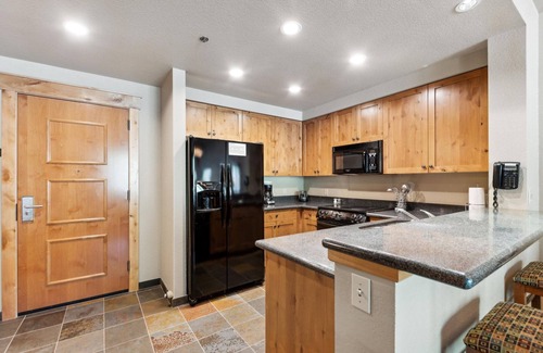 Whitefish Condo | Cozy Ski in/out condo in Morning Eagle. Right on the slopes!