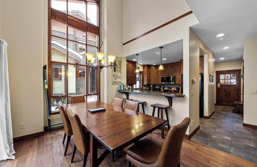 Sun Peaks House | Cozy ski-in ski out at Sun Peaks