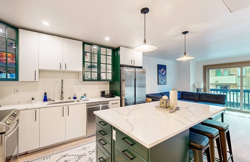 Alyeska House | Cozy ski in & ski out condo at the base of Alyeska Ski Resort