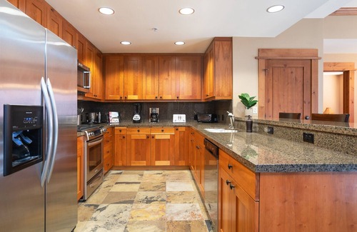 Truckee Condo | Cozy Ski-in/Ski-out Northstar Village Residence - Big Horn 408