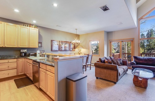 Peak 8 House | Cozy Ski-In/Ski-Out Townhome: Perfect for Family Gatherings