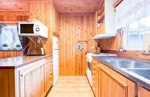 Stoten House | Cozy ski lodge with 3 bedrooms, sauna, fireplace and internet